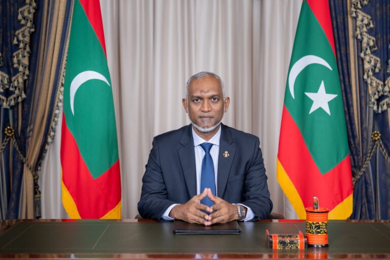 އޯގާތެރި، އަދި ހުރިހާ އެންމެންނަށްވެސް ހަމަހަމަކަމާއެކު ފަސޭހައިން ޚިދުމަތް ހޯދޭނެ ފަދަ ވަރުގަދަ ނަފްސާނީ ޞިއްޙަތުގެ ނިޒާމެއް ބިނާކުރުމަށް ސަރުކާރުން ދޭ އަހައްމިއްޔަތުކަން، ދުނިޔޭގެ ނަފްސާނީ ޞިއްޙަތުގެ ދުވަހާ ގުޅިގެން ރައީސުލްޖުމްހޫރިއްޔާ ޑރ. މުޙައްމަދު މުޢިއްޒު އަލުން ކަށަވަރުކޮށްދެއްވައިފިއެވެ.