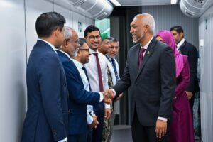 ރައީސުލްޖުމްހޫރިއްޔާ ޑރ. މުޢިއްޒުގެ ދެކަނބަލުން ފުރަމާނަ ދަތުރުފުޅެއްގައި ޕާކިސްތާނަށް ވަޑައިގެންފި
