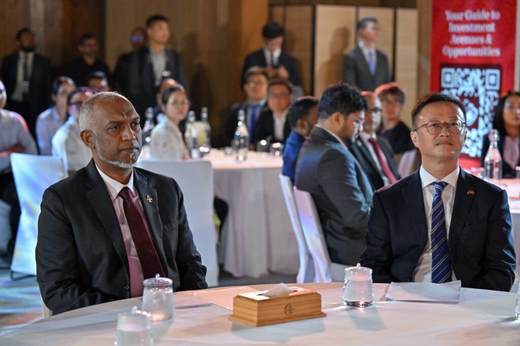 ރާއްޖެއާއި ޗައިނާއާ ދެމެދު އިޤްތިޞާދީ ގުޅުން ބަދަހިކޮށް، މުހިންމު އެއްބަސްވުންތަކެއްގައި ސޮއިކޮށްފި!